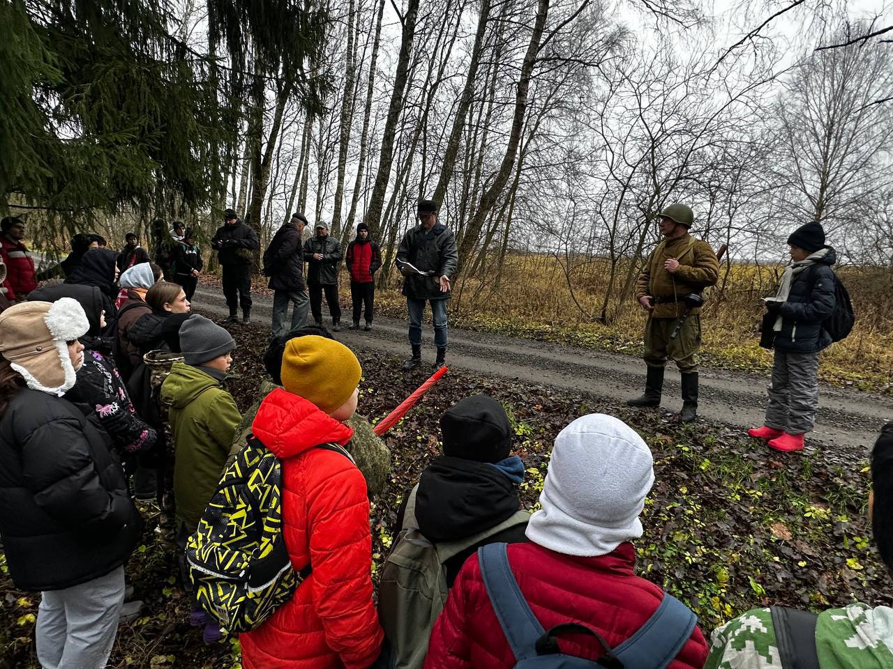 Сегодня, 6 декабря 2025 года, ученики нашей школы в очередной раз приняли участие в военно-исторической акции «Бой за Леоново», ставшей уже традиционной частью проекта «Тропа памяти - Стремиловский рубеж» Сегодня, 6 декабря 2025 года, ученики нашей школы в очередной раз приняли участие в военно-исторической акции «Бой за Леоново», ставшей уже традиционной частью проекта «Тропа памяти - Стремиловский рубеж»