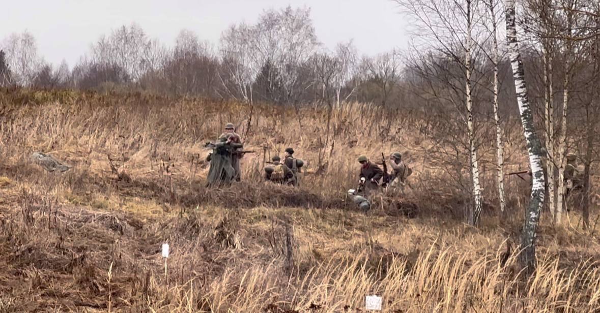 Сегодня, 6 декабря 2025 года, ученики нашей школы в очередной раз приняли участие в военно-исторической акции «Бой за Леоново», ставшей уже традиционной частью проекта «Тропа памяти - Стремиловский рубеж» Сегодня, 6 декабря 2025 года, ученики нашей школы в очередной раз приняли участие в военно-исторической акции «Бой за Леоново», ставшей уже традиционной частью проекта «Тропа памяти - Стремиловский рубеж»