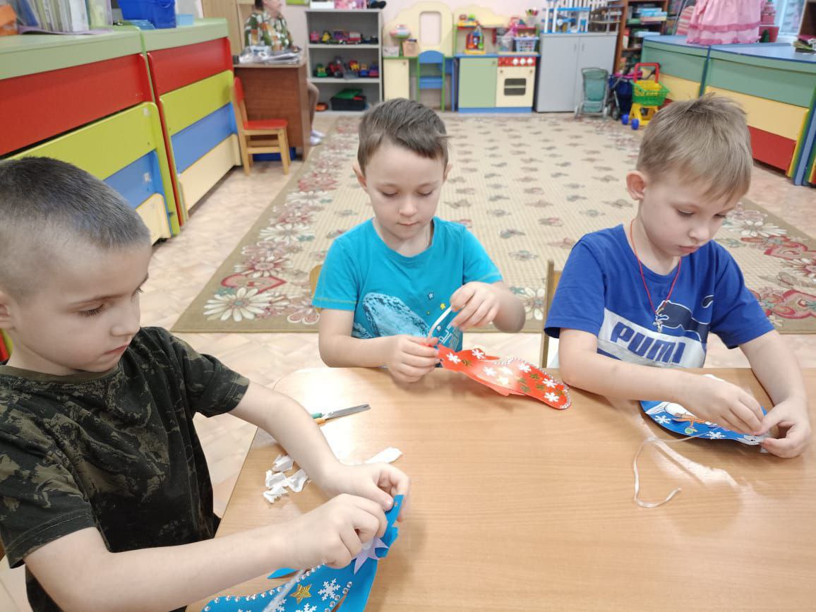 В рамках реализации проекта «Предшкола: стандарт детского сада» на тематической неделе «Творческая лаборатория» в МБОУ гимназии №2 (дошкольное отделение, здание 5) м.о. Чехов прошло интересное занятие по изобразительной...