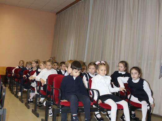 Сегодня в гимназии 2 прошел праздник для первоклассников "Посвящение в гимназистов" Сегодня в гимназии 2 прошел праздник для первоклассников "Посвящение в гимназистов"