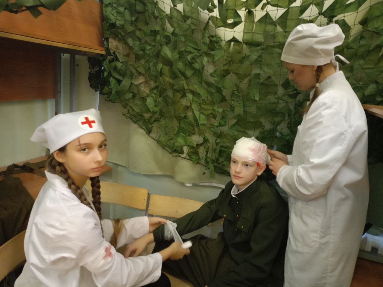 Шаги к Победе. Сегодня в День РГ состоялся традиционный интеллектуально-творческий марафон, полностью погрузивший всю гимназию в историю Победы в Великой Отечественной войне Шаги к Победе. Сегодня в День РГ состоялся традиционный интеллектуально-творческий марафон, полностью погрузивший всю гимназию в историю Победы в Великой Отечественной войне