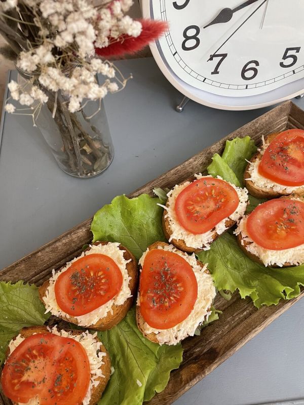 Сырная намазка с копченым сыром и чесноком: быстро и вкусно