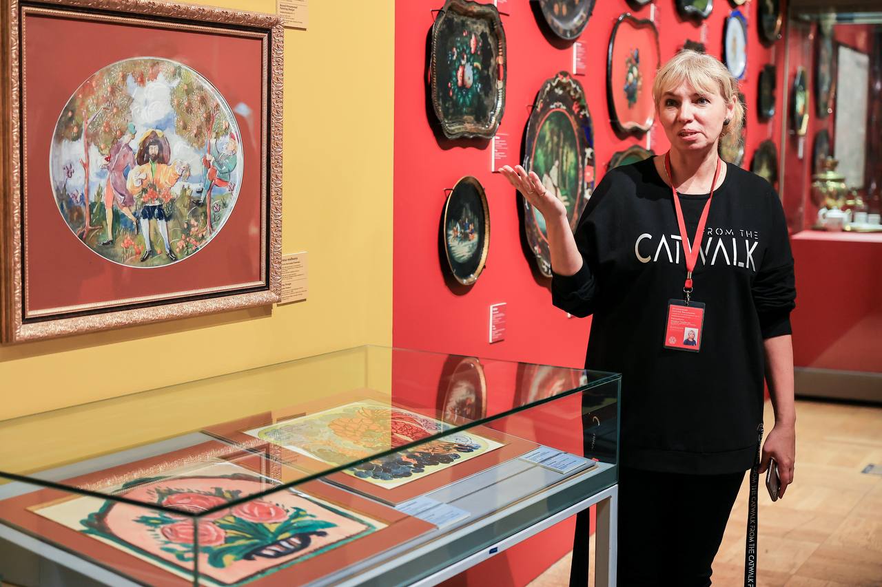 Юлия Купецкая: Посетила уникальную выставку «Жостово. Вызывающе красиво», приуроченную к 200-летию одного из самых узнаваемых народных художественных промыслов России Юлия Купецкая: Посетила уникальную выставку «Жостово. Вызывающе красиво», приуроченную к 200-летию одного из самых узнаваемых народных художественных промыслов России