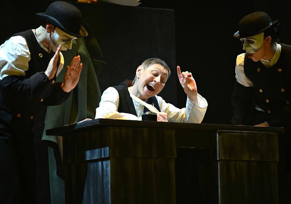 Спектакль «Шинель» ступинского театра впервые показали на большой сцене Спектакль «Шинель» ступинского театра впервые показали на большой сцене