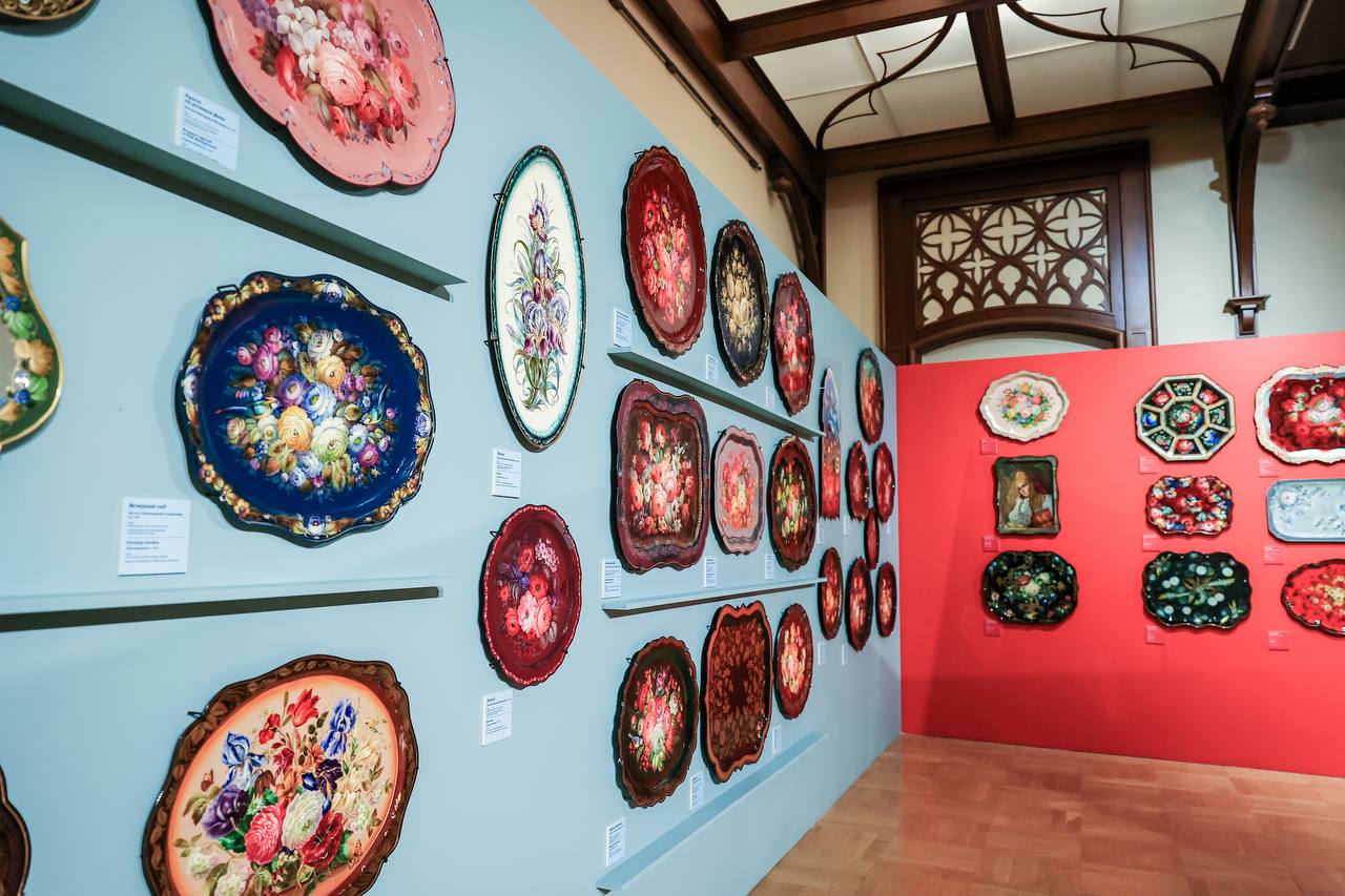 Юлия Купецкая: Посетила уникальную выставку «Жостово. Вызывающе красиво», приуроченную к 200-летию одного из самых узнаваемых народных художественных промыслов России Юлия Купецкая: Посетила уникальную выставку «Жостово. Вызывающе красиво», приуроченную к 200-летию одного из самых узнаваемых народных художественных промыслов России