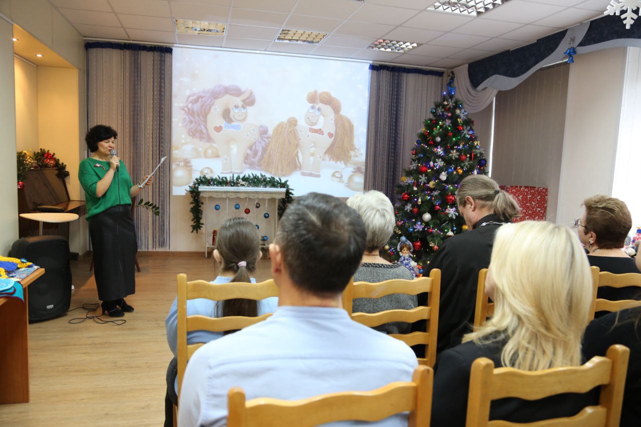 В Комплексном центре социального обслуживания и реабилитации «Серпуховский» состоялась самая добрая ярмарка года — «Я покажу тебе свой мир» В Комплексном центре социального обслуживания и реабилитации «Серпуховский» состоялась самая добрая ярмарка года — «Я покажу тебе свой мир»