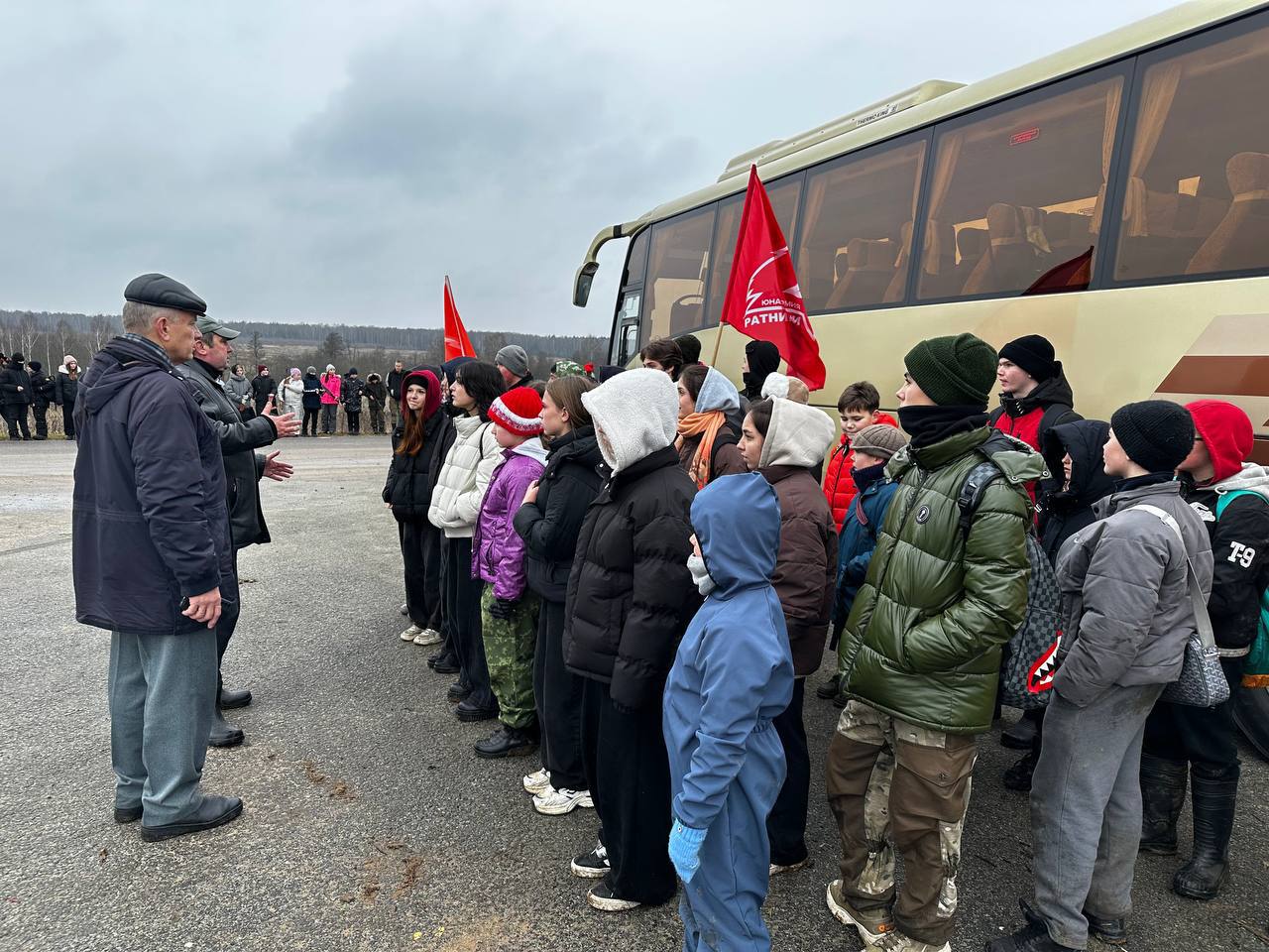 Сегодня, 6 декабря 2025 года, ученики нашей школы в очередной раз приняли участие в военно-исторической акции «Бой за Леоново», ставшей уже традиционной частью проекта «Тропа памяти - Стремиловский рубеж» Сегодня, 6 декабря 2025 года, ученики нашей школы в очередной раз приняли участие в военно-исторической акции «Бой за Леоново», ставшей уже традиционной частью проекта «Тропа памяти - Стремиловский рубеж»