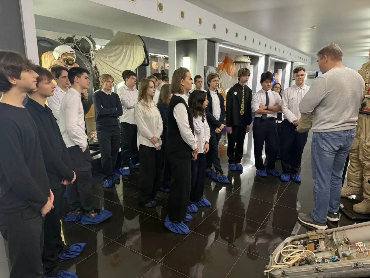 Школьники Люберец побывали с экскурсией на НПП «Звезда»