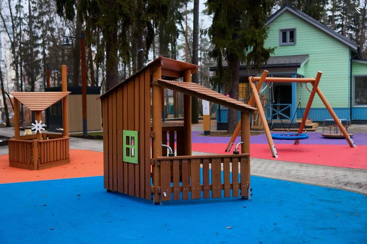 В Королёве завершается благоустройство исторического парка «Папанинская дача» В Королёве завершается благоустройство исторического парка «Папанинская дача»