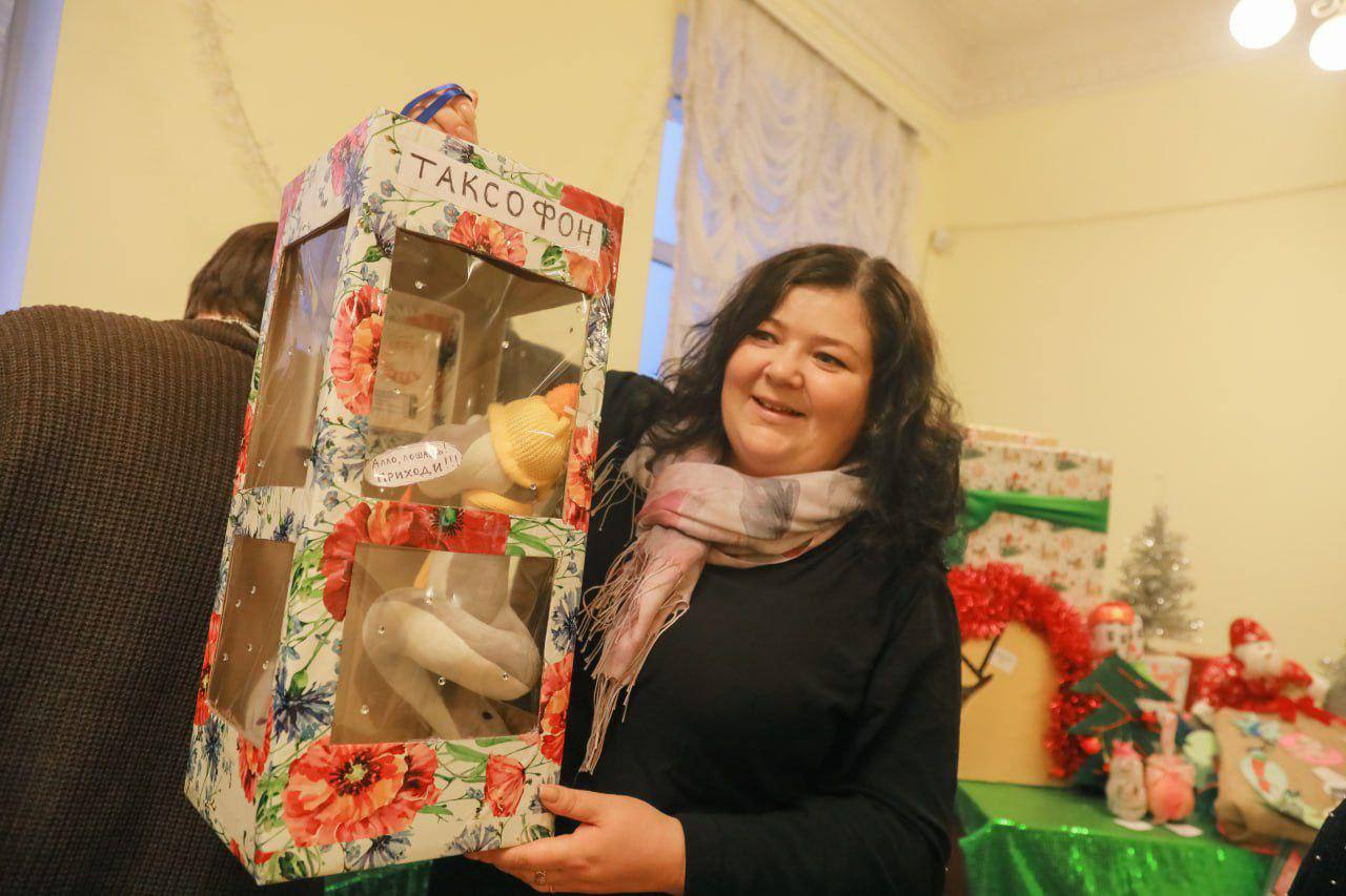 Конкурс игрушек-самоделок завешён, победителей назовут на церемонии зажжения главной городской ёлки 13 декабря Конкурс игрушек-самоделок завешён, победителей назовут на церемонии зажжения главной городской ёлки 13 декабря