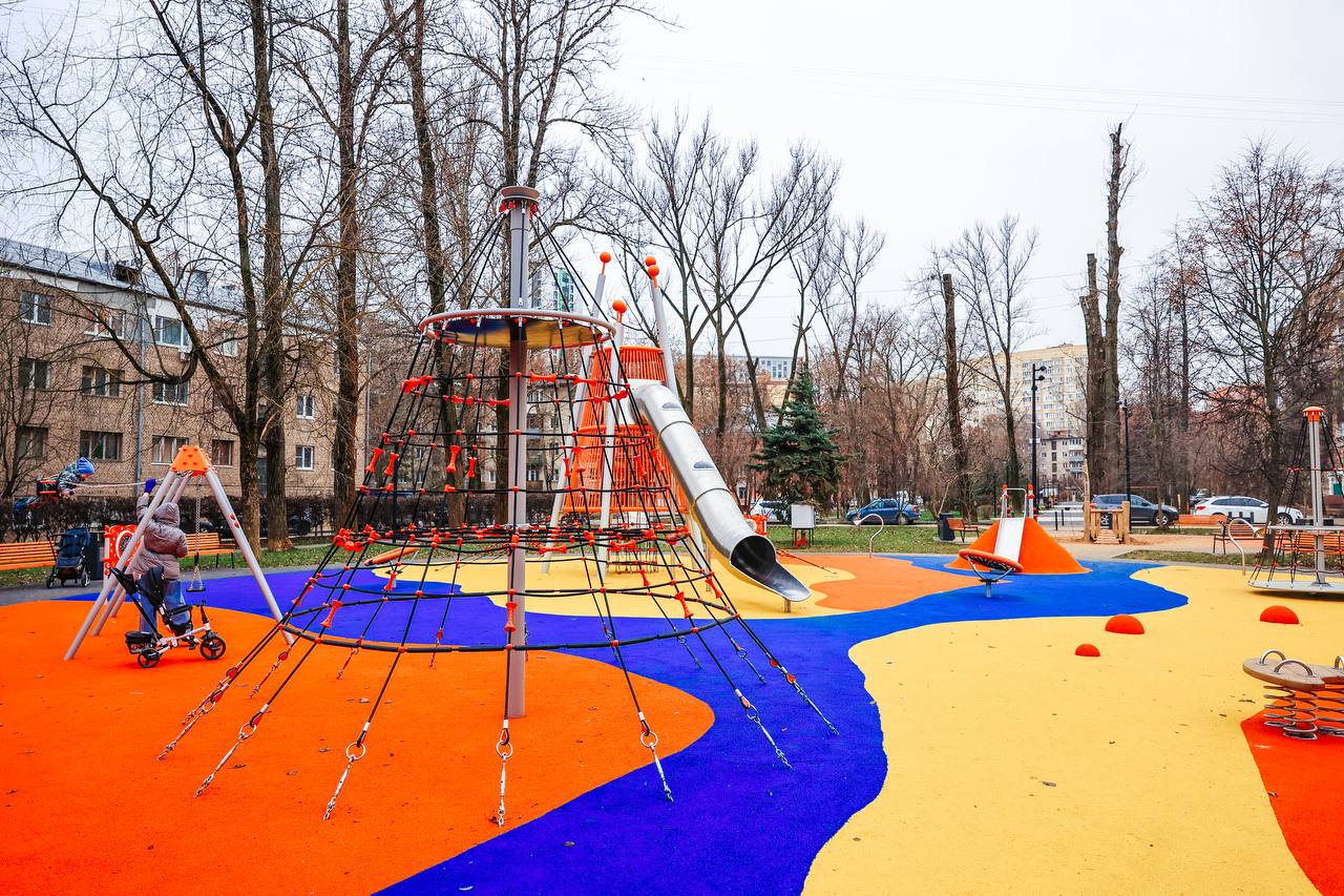 Юлия Купецкая: Еще один сквер, который мы благоустроили в этом году, расположен в микрорайоне имени Г.Т. Шитикова Юлия Купецкая: Еще один сквер, который мы благоустроили в этом году, расположен в микрорайоне имени Г.Т. Шитикова