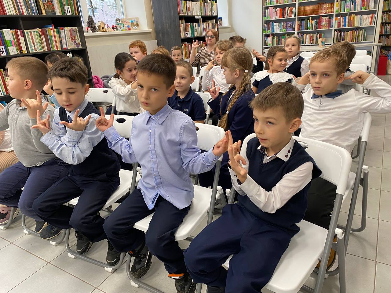 «Прекрасно там, где живёт милосердие» — беседа о толерантности состоялась в модельной Центральной библиотеке для учащихся 1 мк класса школы №3 «Прекрасно там, где живёт милосердие» — беседа о толерантности состоялась в модельной Центральной библиотеке для учащихся 1 мк класса школы №3