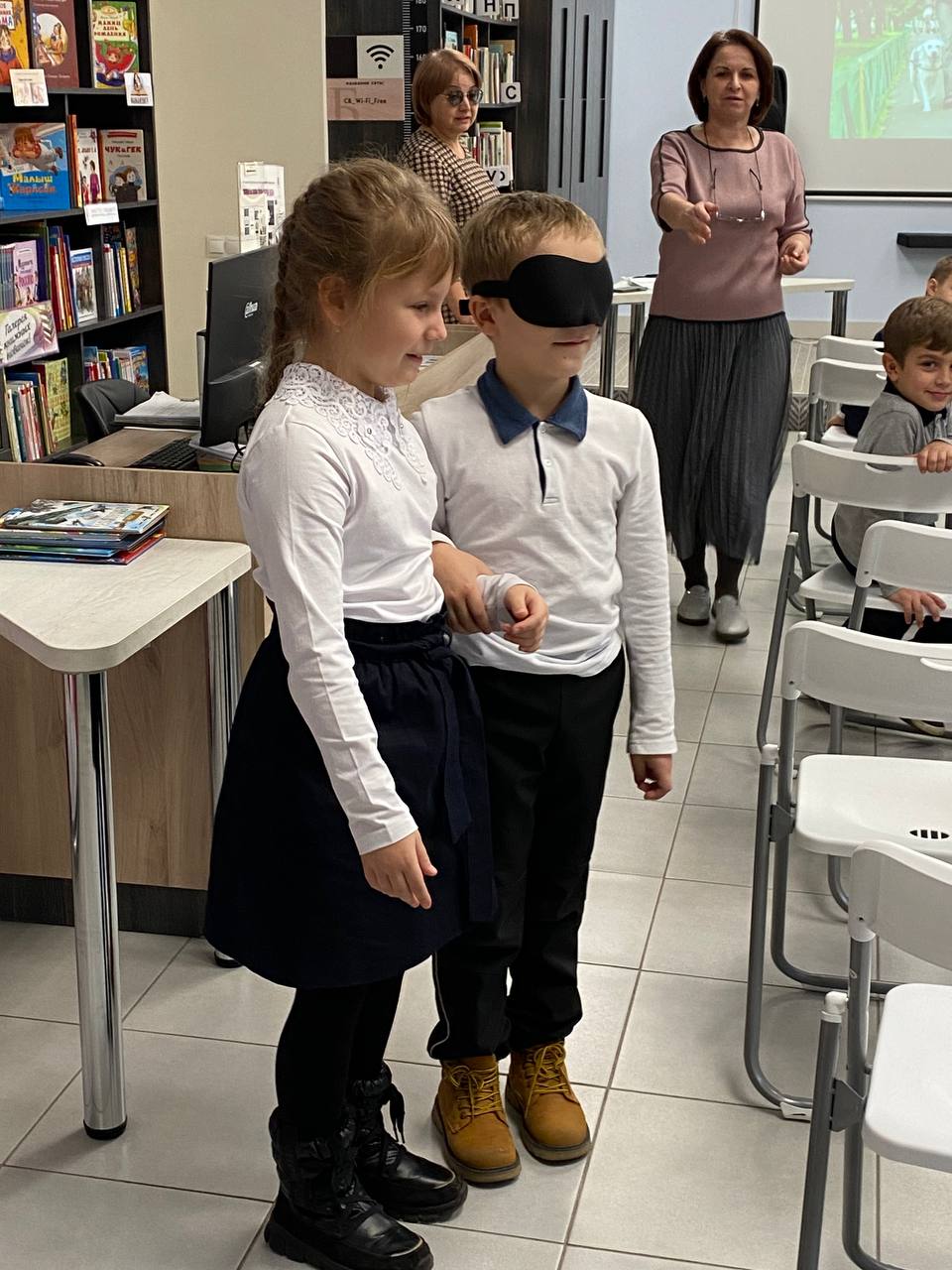 «Прекрасно там, где живёт милосердие» — беседа о толерантности состоялась в модельной Центральной библиотеке для учащихся 1 мк класса школы №3 «Прекрасно там, где живёт милосердие» — беседа о толерантности состоялась в модельной Центральной библиотеке для учащихся 1 мк класса школы №3