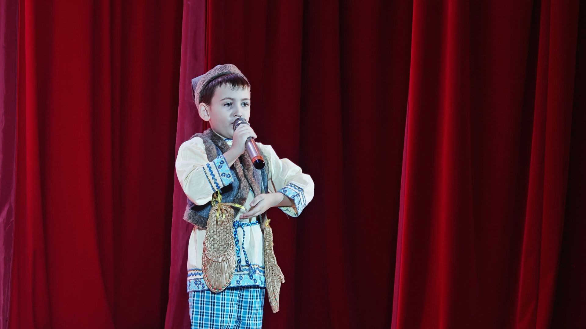 Наши новости. 6 декабря в ДК «Родник» м.о. Чехов состоялся Открытый фестиваль-конкурс исполнителей народной песни «От Иоанна Грозного до наших дней» Наши новости. 6 декабря в ДК «Родник» м.о. Чехов состоялся Открытый фестиваль-конкурс исполнителей народной песни «От Иоанна Грозного до наших дней»