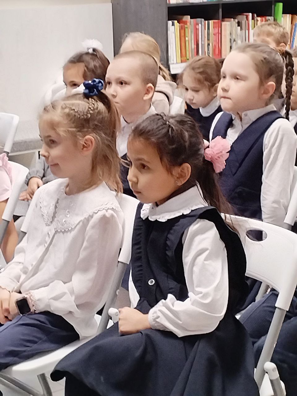 Начало пути к Победе: в чеховской библиотеке отметили День начала контрнаступления советских войск в битве под Москвой Начало пути к Победе: в чеховской библиотеке отметили День начала контрнаступления советских войск в битве под Москвой