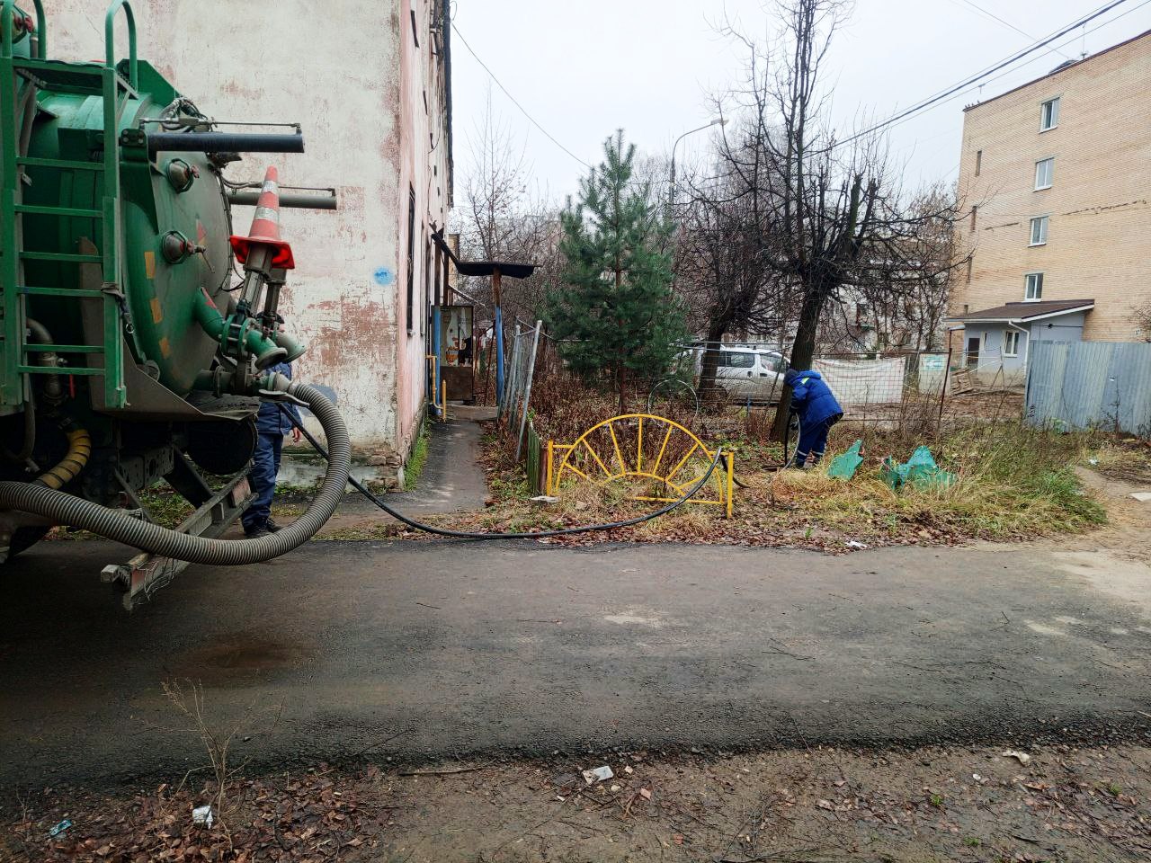 Основной задачей для работников коммунальных служб Пушкинского в минувшие выходные стала ликвидация канализационных засоров Основной задачей для работников коммунальных служб Пушкинского в минувшие выходные стала ликвидация канализационных засоров