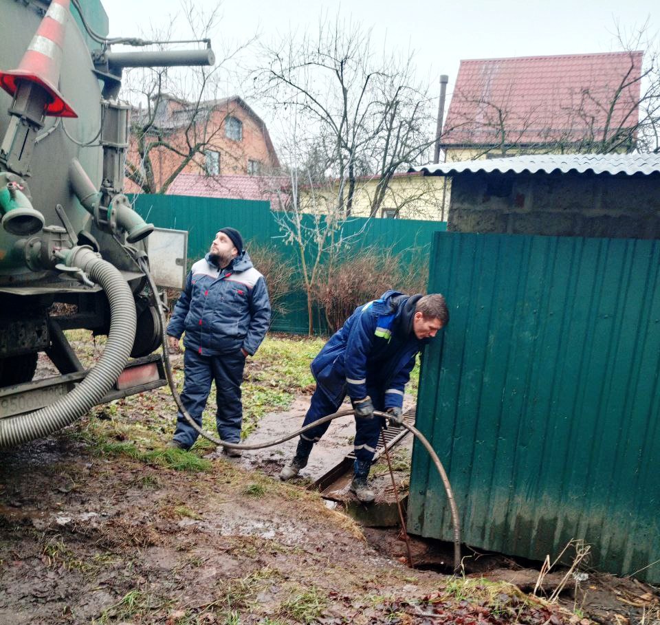 Основной задачей для работников коммунальных служб Пушкинского в минувшие выходные стала ликвидация канализационных засоров Основной задачей для работников коммунальных служб Пушкинского в минувшие выходные стала ликвидация канализационных засоров