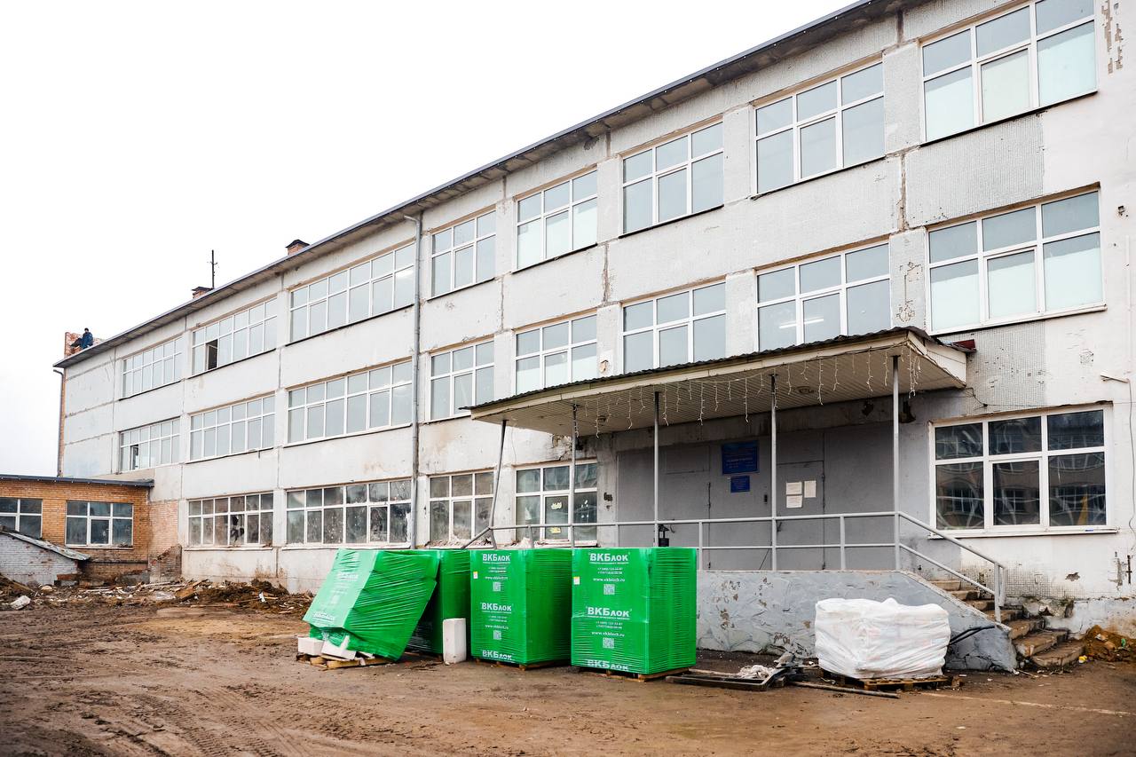 Глава Химок вместе с родительским комитетом проверила ход капремонта Лунёвской школы Глава Химок вместе с родительским комитетом проверила ход капремонта Лунёвской школы