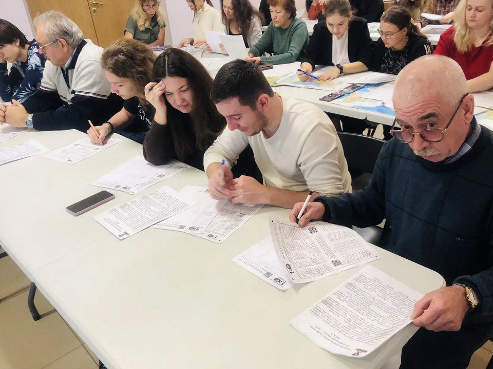 Ступинцы написали Географический диктант в художественной галерее «Ника»