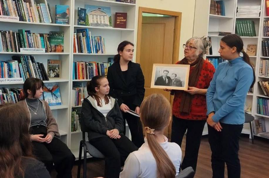 В Центральной детской библиотеке прошла экскурсия для учеников 7-8 классов школы №5