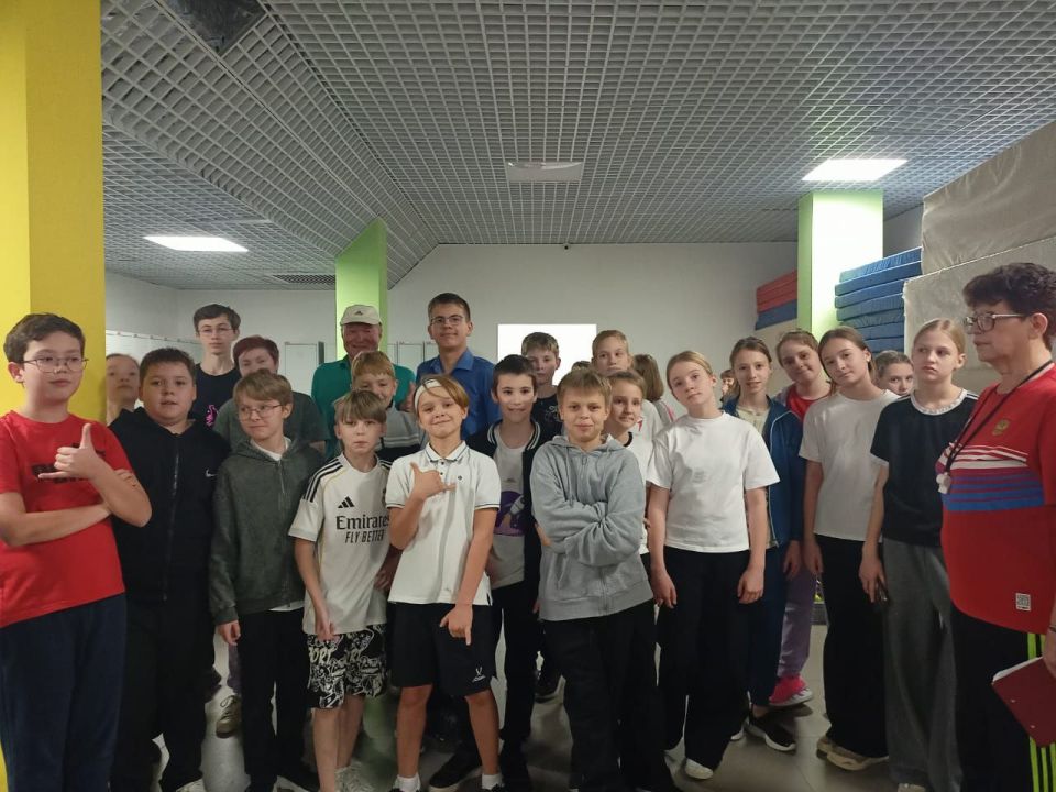 В школе №10 состоялось очередные «Теннисные встречи», организованное в рамках просветительского проекта «Развитие настольного тенниса в школах», нацеленного на популяризацию этого доступного и малотравматичного вида спорта...