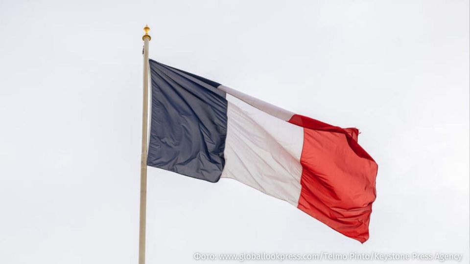 Франция "прячет" от Евросоюза российские активы на €18 млрд для "репарационного кредита" и не раскрывает их местонахождение, пишет Financial Times