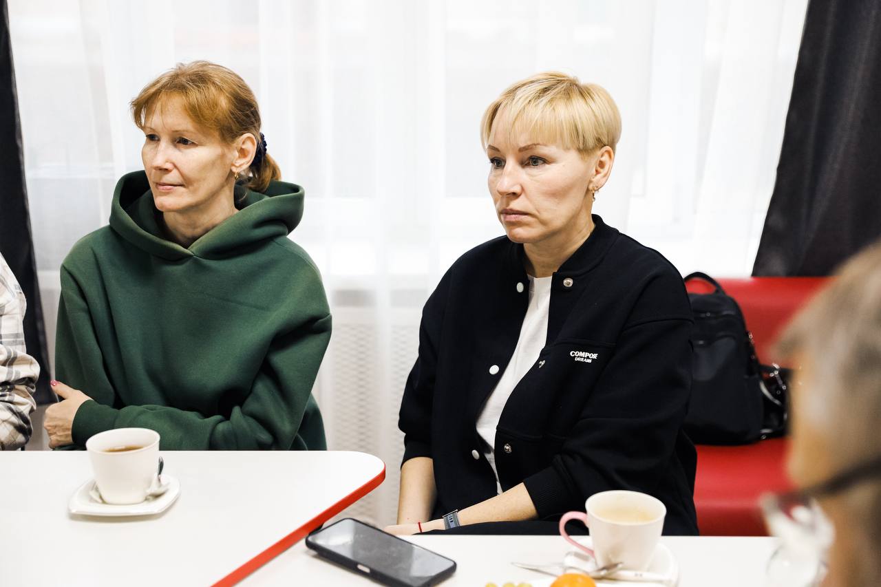 Глава Химок вместе с родительским комитетом проверила ход капремонта Лунёвской школы Глава Химок вместе с родительским комитетом проверила ход капремонта Лунёвской школы