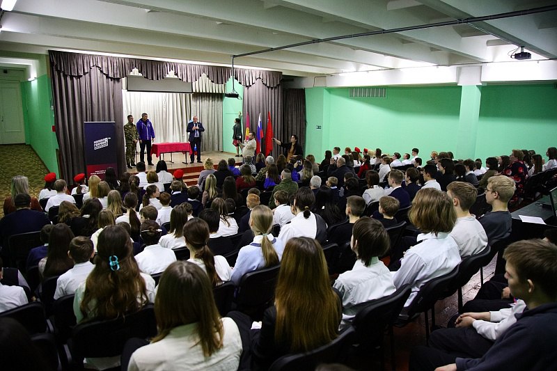 Парту Героя открыли в честь участника СВО Егора Москвичёва Парту Героя открыли в честь участника СВО Егора Москвичёва