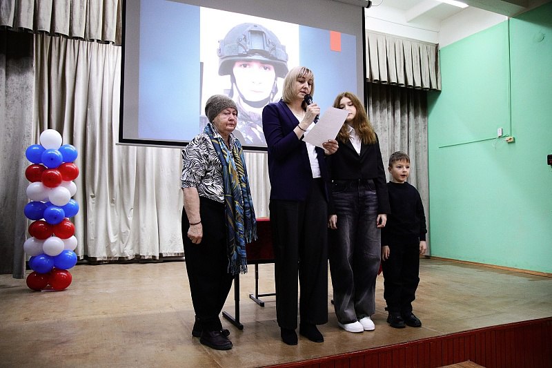 Парту Героя открыли в честь участника СВО Егора Москвичёва Парту Героя открыли в честь участника СВО Егора Москвичёва