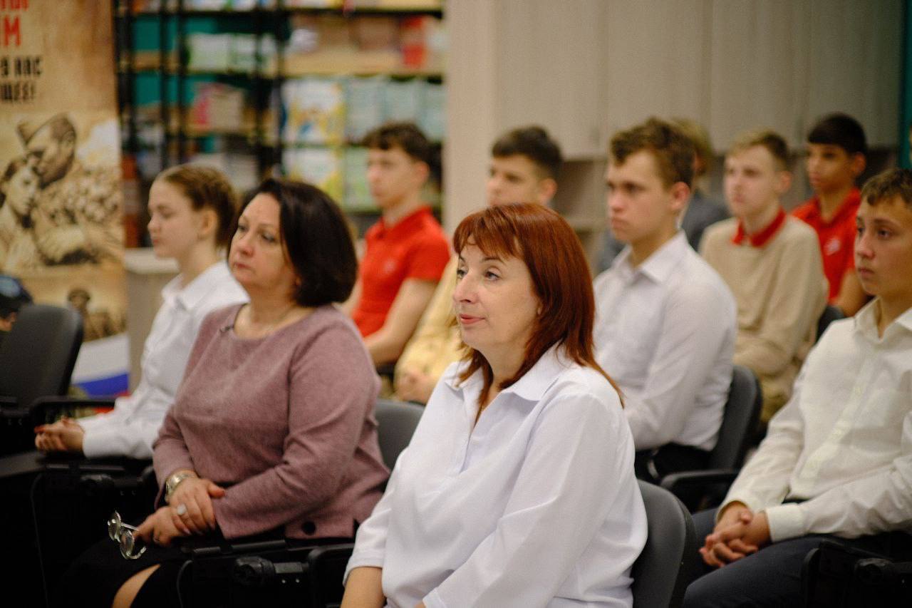 В День Героев Отечества в школе №19 имени Романа Катасонова состоялась значимая видеоконференция В День Героев Отечества в школе №19 имени Романа Катасонова состоялась значимая видеоконференция