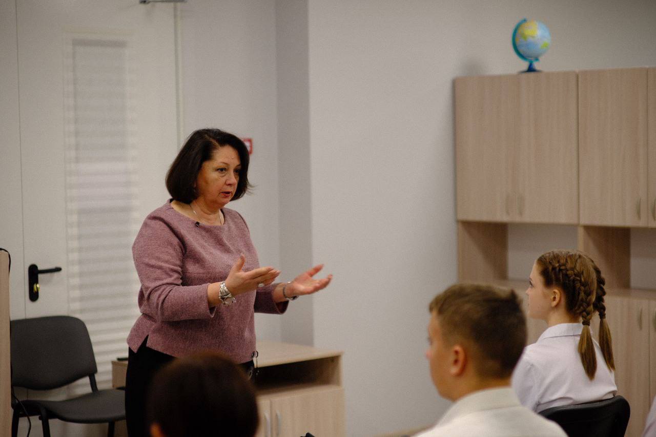 В День Героев Отечества в школе №19 имени Романа Катасонова состоялась значимая видеоконференция В День Героев Отечества в школе №19 имени Романа Катасонова состоялась значимая видеоконференция