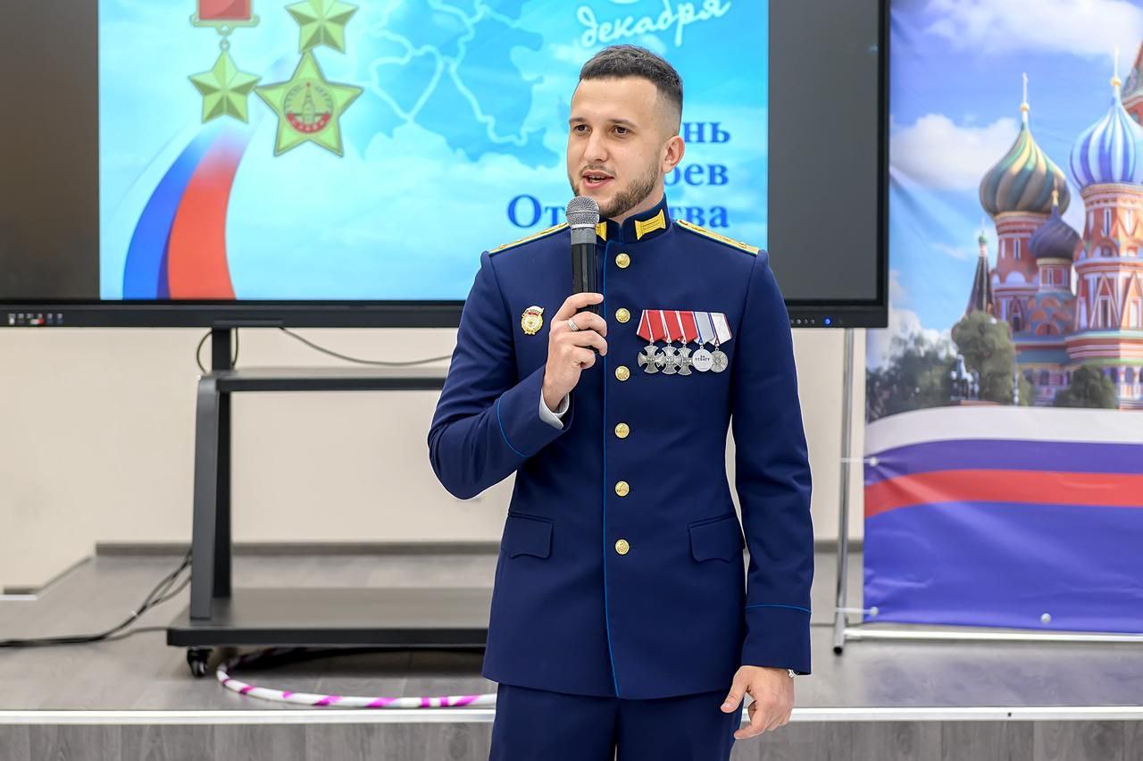 Григорий Артамонов: Подольск — земля героев. Сегодня в честь праздника во всех школах округа прошли памятные мероприятия, посвящённые защитникам нашей Родины Григорий Артамонов: Подольск — земля героев. Сегодня в честь праздника во всех школах округа прошли памятные мероприятия, посвящённые защитникам нашей Родины