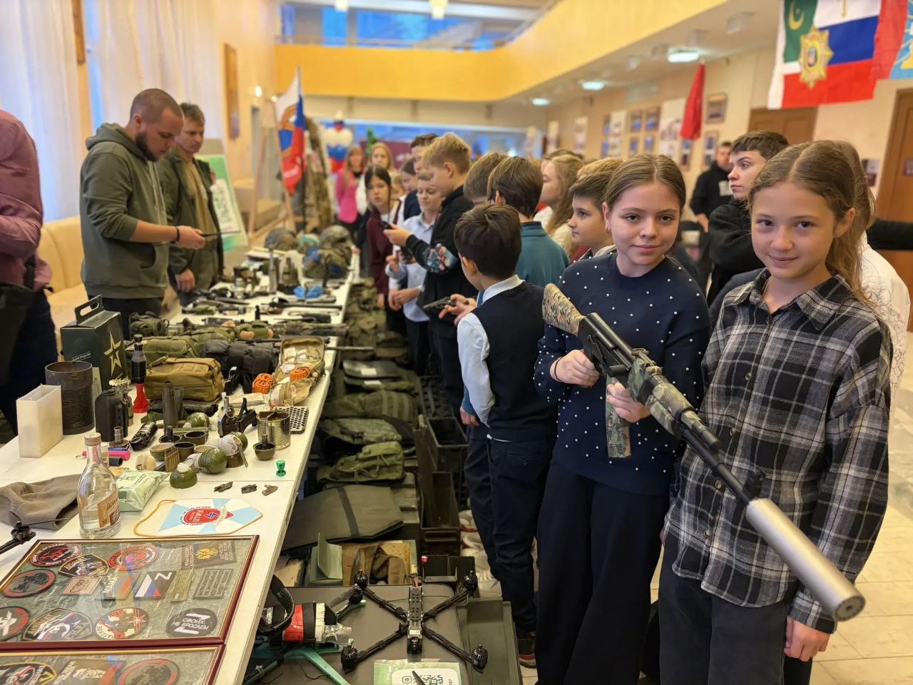 Россия – страна героев!. Сегодня ребята из 5 "А" класс отправились в удивительное путешествие по страницам истории нашей страны