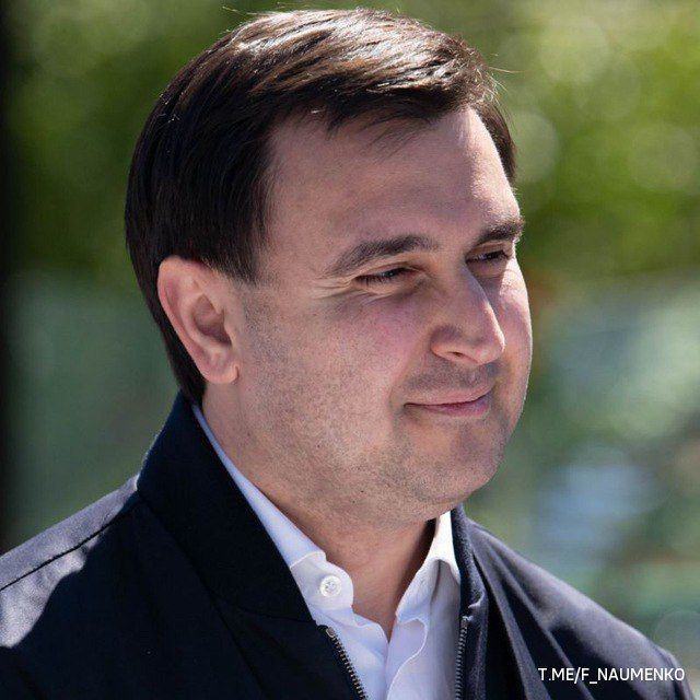 Глава подмосковного Реутова Филипп Науменко находится в состоянии комы с отеком мозга после ДТП, передает ТАСС со ссылкой на источники