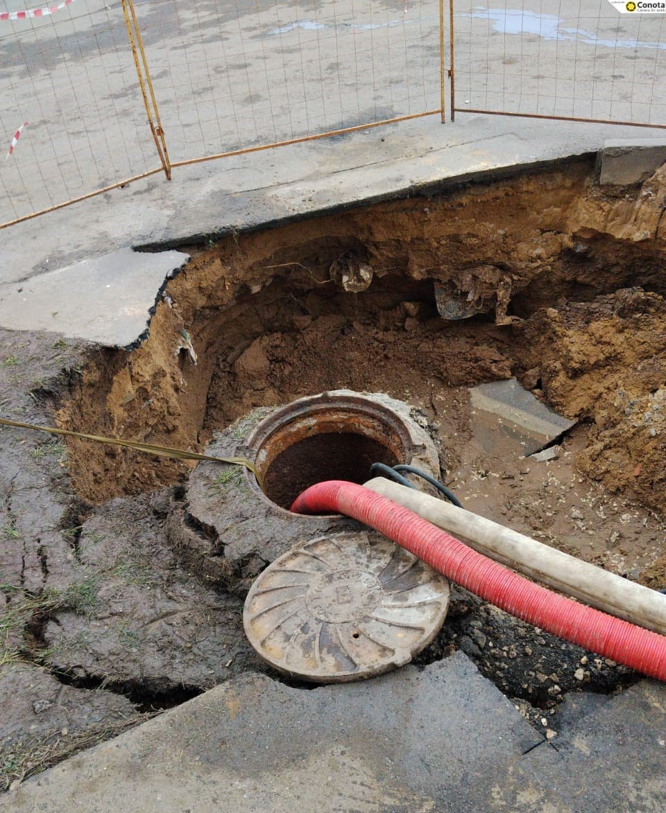 В Долгопрудном на проспекте Пацаева проводят работы по устранению аварии