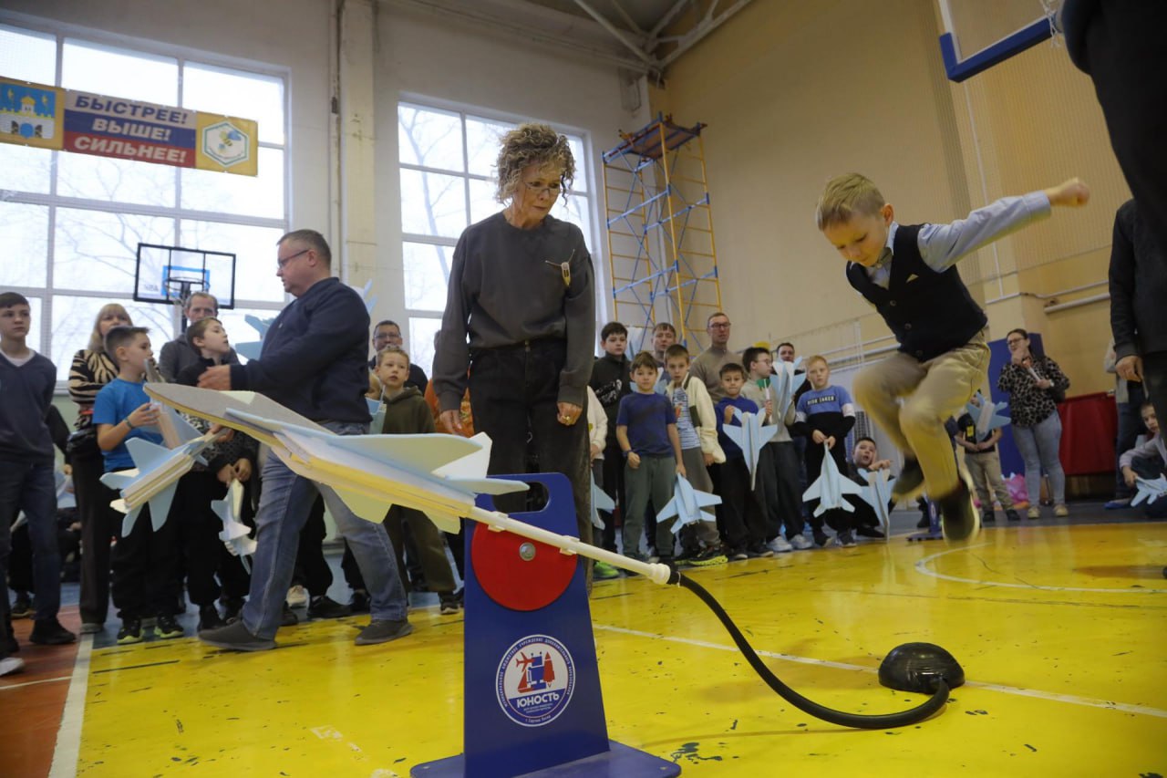 Первенство Сергиево-Посадского округа по пневматическим моделям самолётов и ракет прошло в школе №14 Первенство Сергиево-Посадского округа по пневматическим моделям самолётов и ракет прошло в школе №14