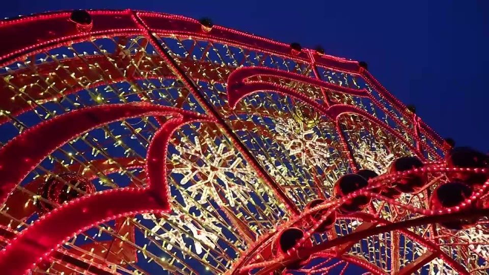 Округ надевает новогодний наряд!