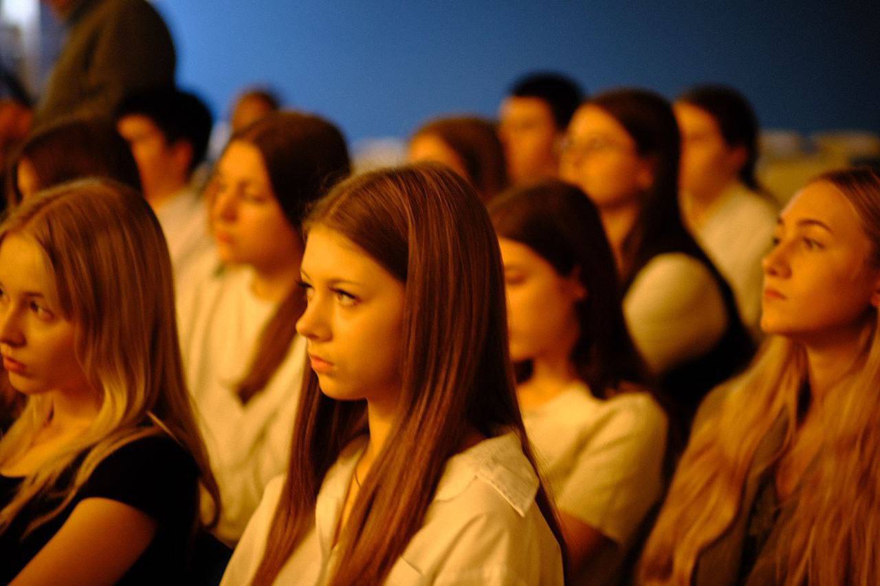 В День Героев Отечества в школе №19 имени Романа Катасонова состоялась значимая видеоконференция В День Героев Отечества в школе №19 имени Романа Катасонова состоялась значимая видеоконференция