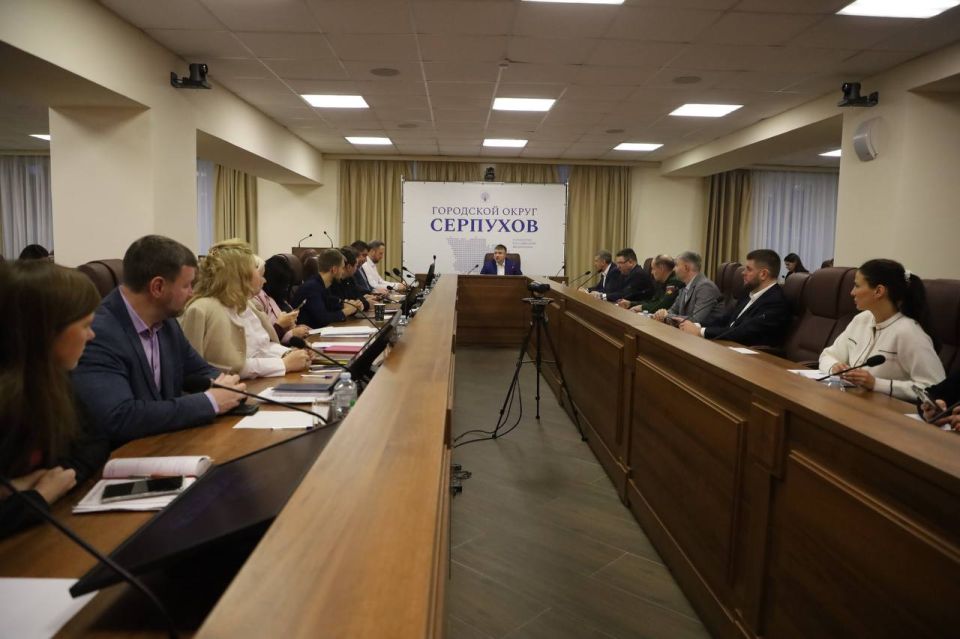 В ходе оперативного совещания в Городском округе рассмотрены вопросы работы с подростками и контроля за порядком