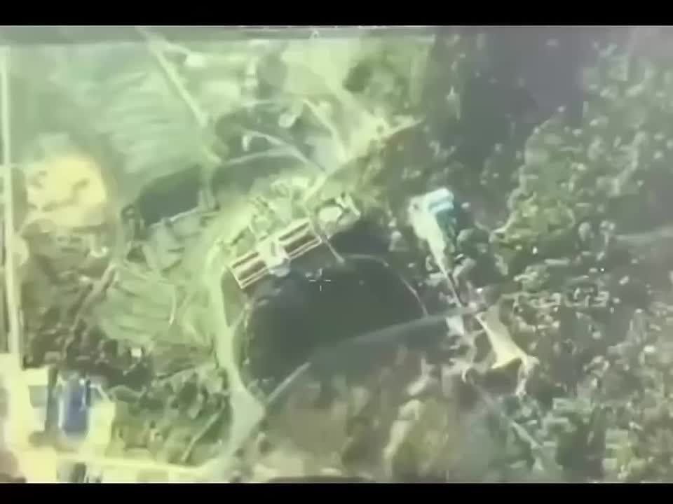 Сегодня утром подразделения специального назначения Королевской морской пехоты Таиланда нанесли несколько ударов с использованием беспилотников по станциям РЭБ, установленным камбоджийской армией и поддерживающим текущие...