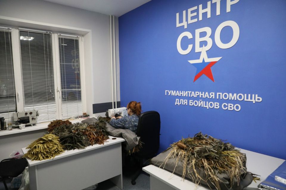 СВОих не бросаем: волонтёрам Долгопрудного передали профессиональное швейное оборудование