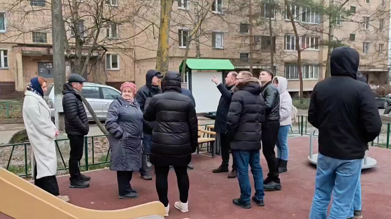 Сегодня состоялась встреча с жителями и обход внутридворовых территорий по адресу: ул. Чехова, д. 73