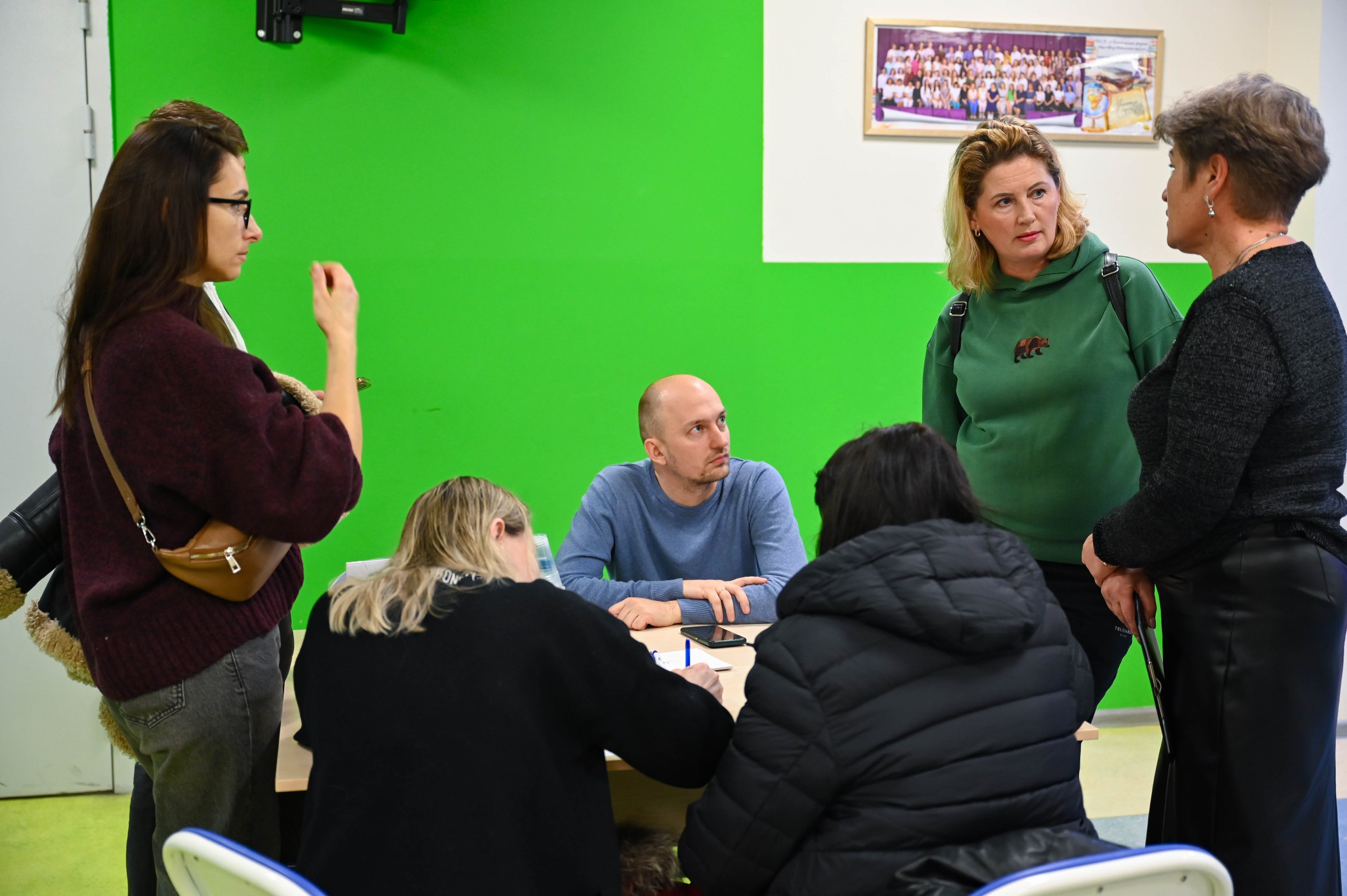 В Лопатинской школе прошла очередная встреча в формате «выездной администрации», в которой приняли участие глава Ленинского округа Станислав Каторов, его заместители, руководители профильных управлений администрации... В Лопатинской школе прошла очередная встреча в формате «выездной администрации», в которой приняли участие глава Ленинского округа Станислав Каторов, его заместители, руководители профильных управлений администрации...