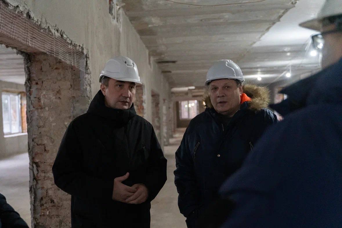 В городском стационаре продолжаются работы по обновлению отделений главного корпуса В городском стационаре продолжаются работы по обновлению отделений главного корпуса