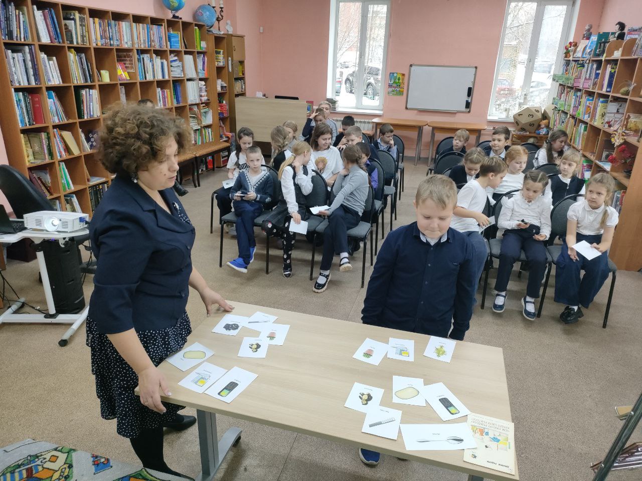 О героях Отечества всех времен говорили в чеховской библиотеке со школьниками О героях Отечества всех времен говорили в чеховской библиотеке со школьниками