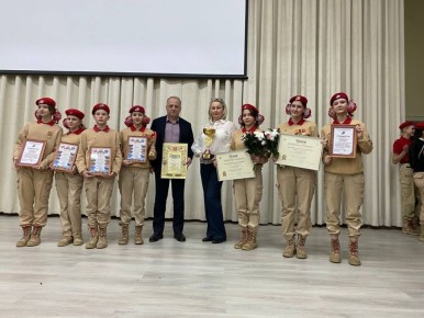 ИТОГИ 2025. 9 декабря 2025 года на базе МБОУ СОШ 10 им. С.Н. Воронина состоялось подведение итогов местного отделения ВВПОД "ЮНАРМИЯ" по городскому округу Чехов