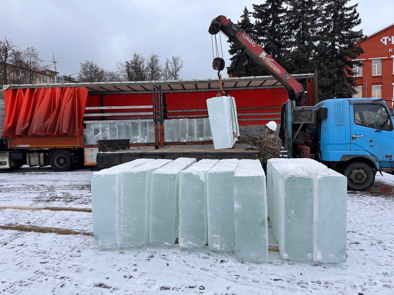 В Долгопрудном начинается строительство сказочного ледового городка