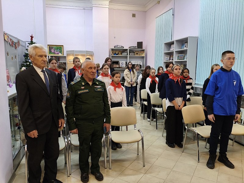 Для воскресенских школьников провели патриотический час «Герои нашего времени» Для воскресенских школьников провели патриотический час «Герои нашего времени»