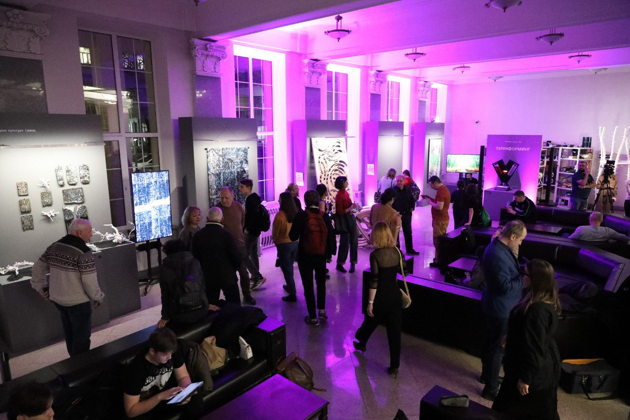 Новое искусство в Долгопрудном: в МФТИ открылась уникальная выставка