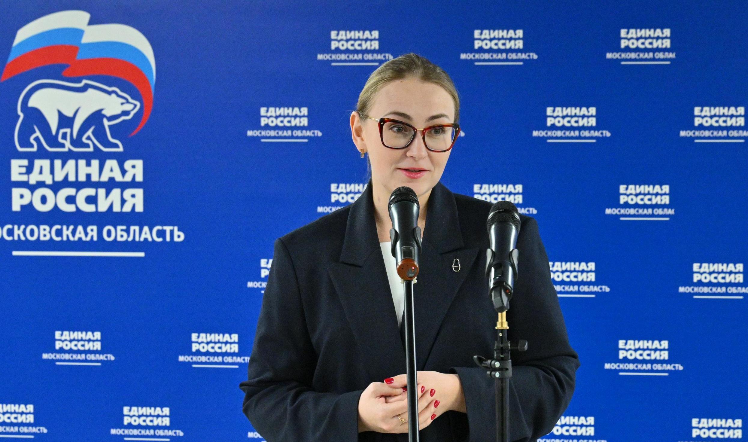 В Мособлдуме открылась выставка рисунков «Моя Россия» В Мособлдуме открылась выставка рисунков «Моя Россия»